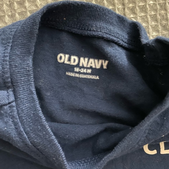 Old Navy ‘chill kids club’ Baby T-Shirt. Size 18-24M - Picture 3 of 5